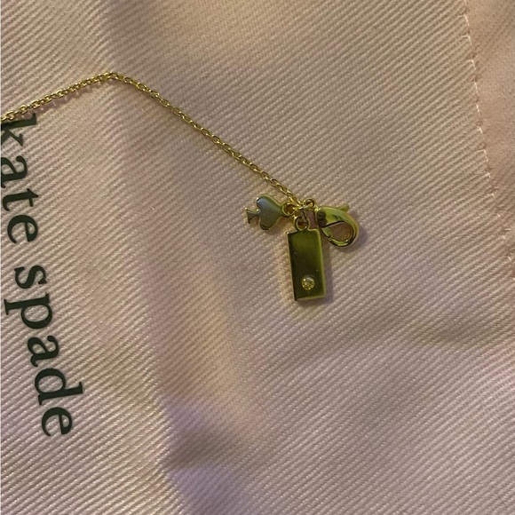 NWT♠️Don’t miss out! ♠️ Kate Spade’s Say Yes necklace ♠️ w/pink drawstring bag - Picture 2 of 7